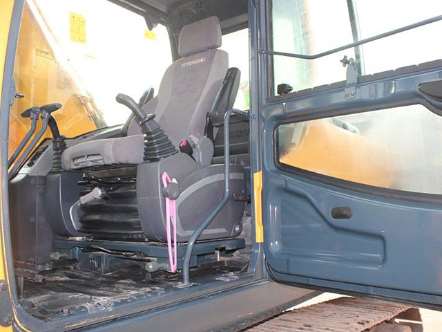 Used Hyundai R225-9T