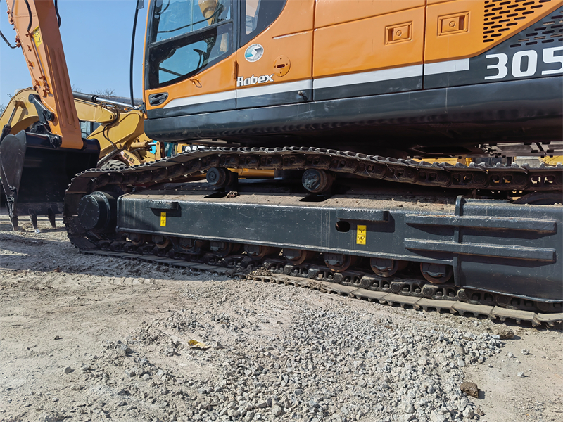 Used Hyundai R305L-9T