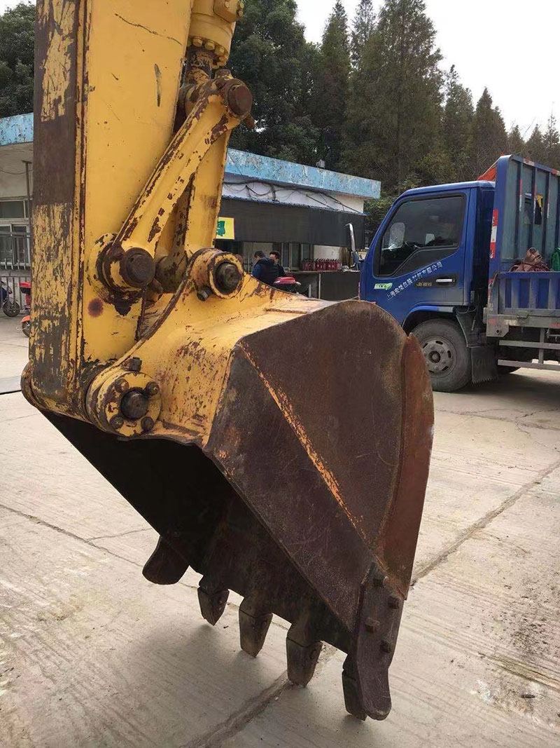 Used Komatsu PC128