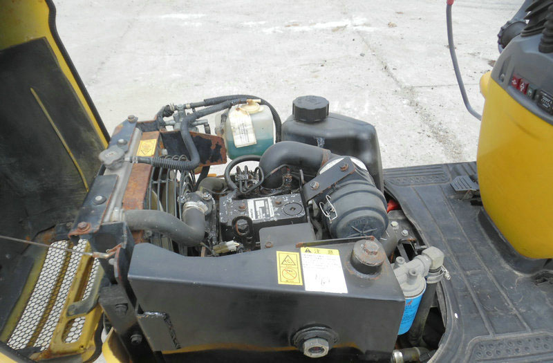 Used Komatsu PC09-1