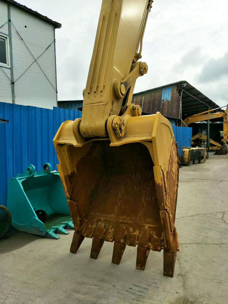 Used Komatsu PC450-10