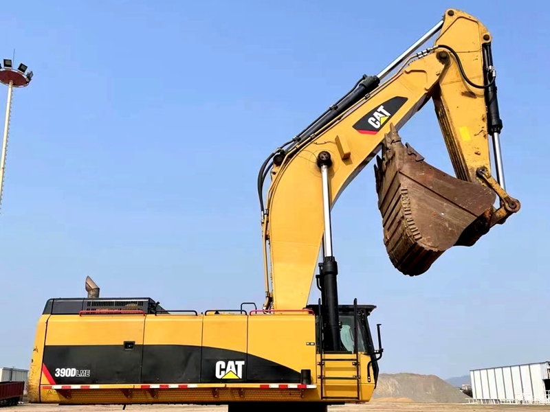 Used Caterpillar CAT390D