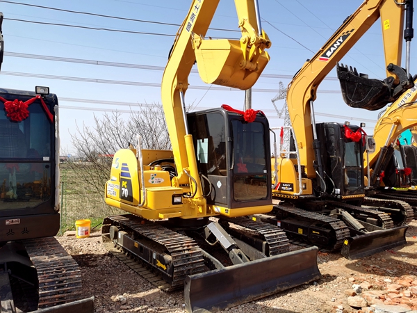 Used Komatsu PC70-8