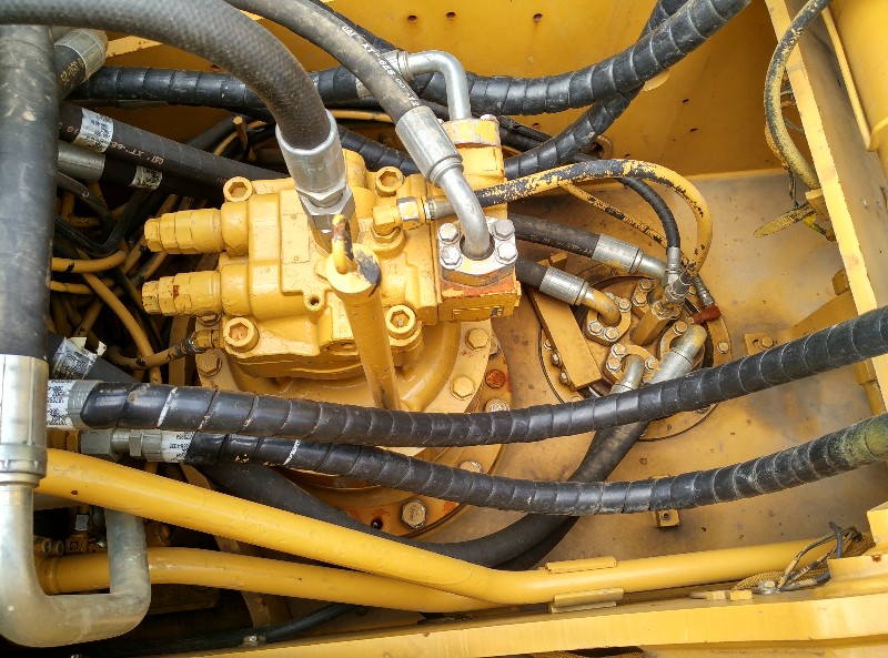 Used Caterpillar CAT323D