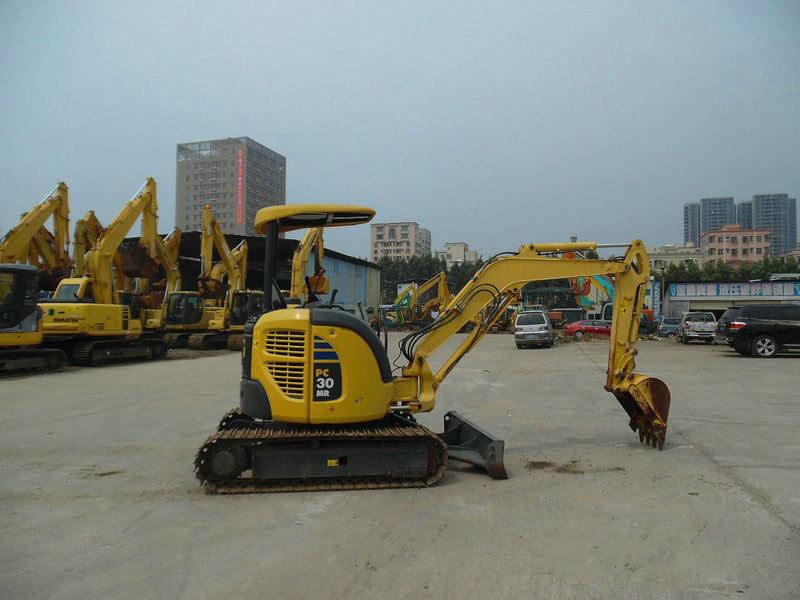 Used Komatsu PC30MR-2