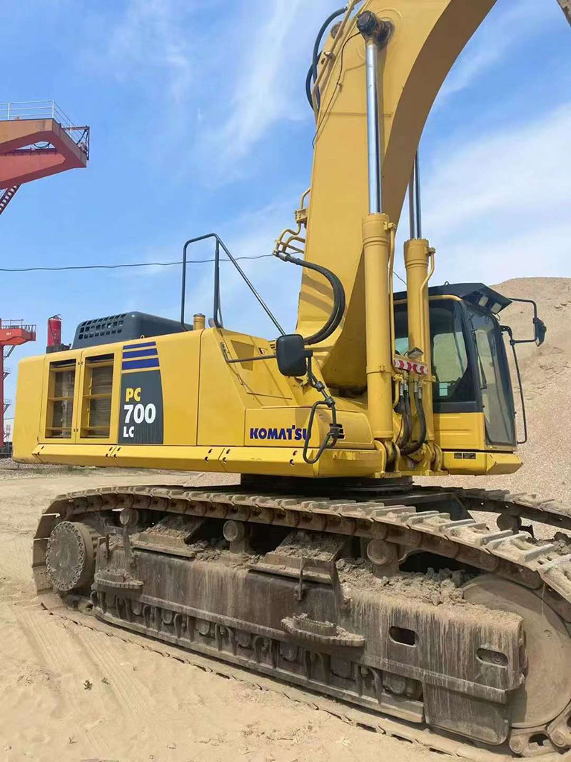 Used Komatsu PC700-8