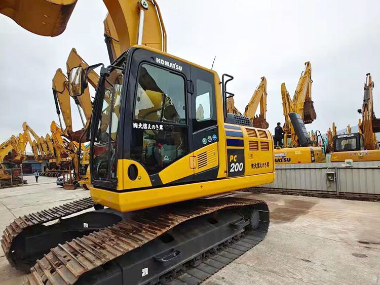 Used Komatsu PC200-10