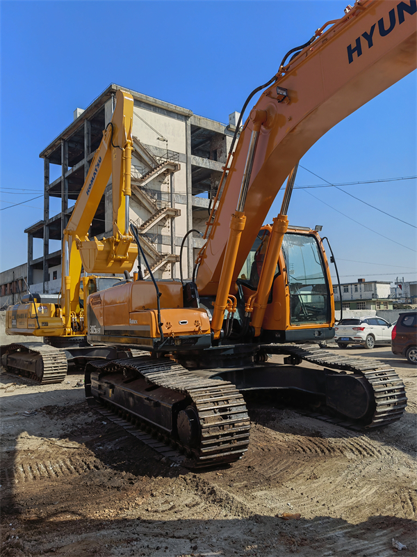 Used Hyundai R305L-9T