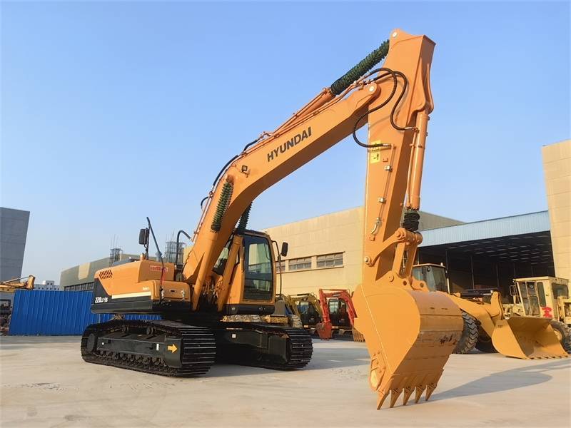 Used Hyundai R220-9