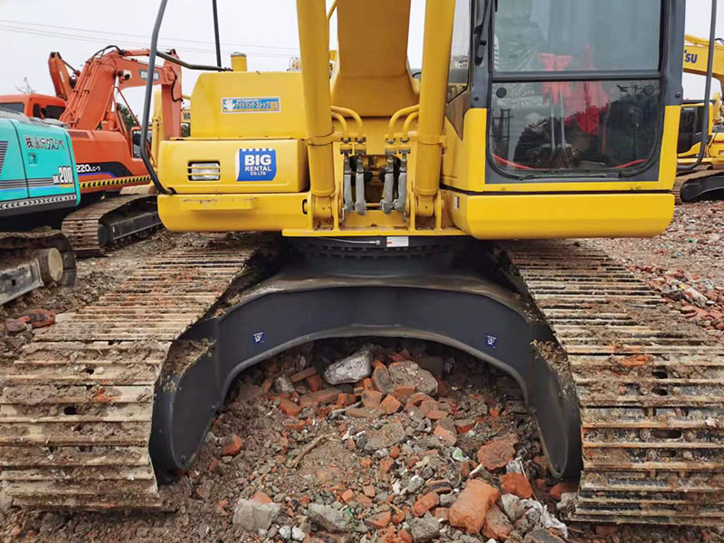 Used Komatsu PC210-8