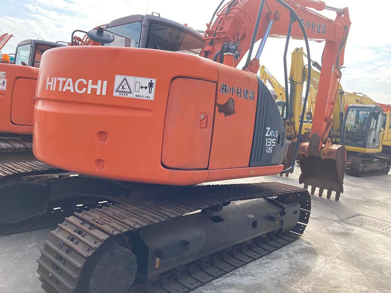 Used Hitachi ZX135