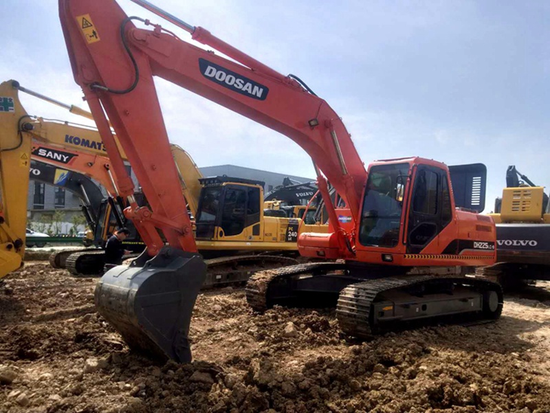 Used Doosan DH225-9