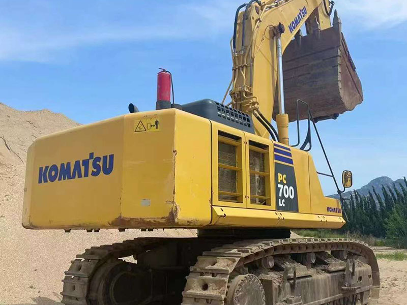 Used Komatsu PC700-8