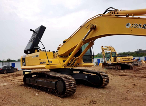 Used Komatsu PC300-7