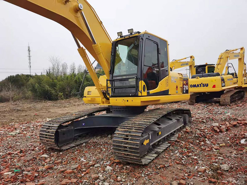 Used Komatsu PC210-8