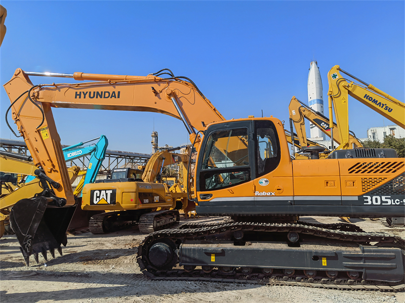 Used Hyundai R305L-9T