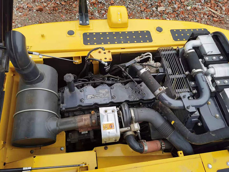 Used Komatsu PC210-8