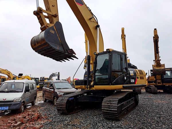 Used Caterpillar CAT329D