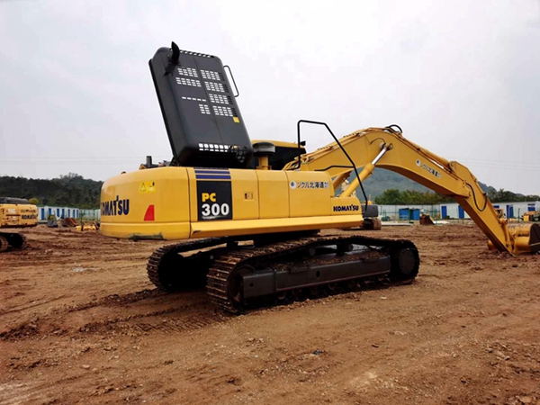 Used Komatsu PC300-7