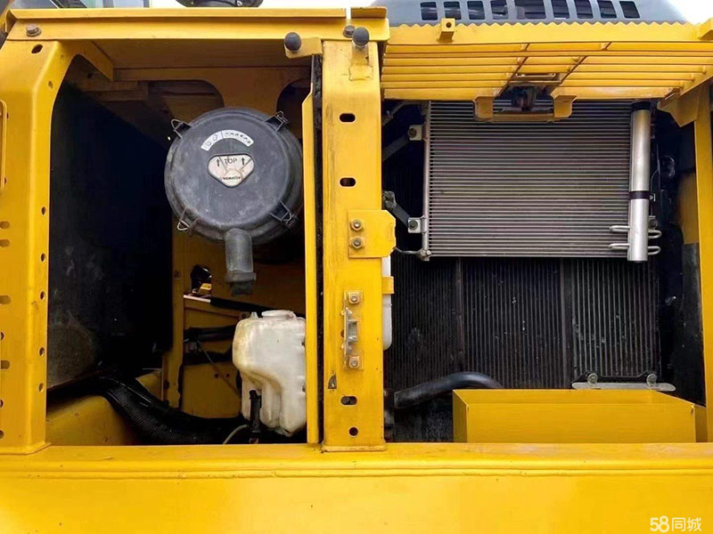 Used Komatsu PC200-8MO