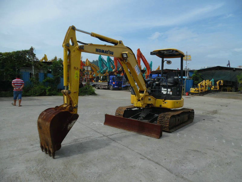 Used Komatsu PC40MR-3