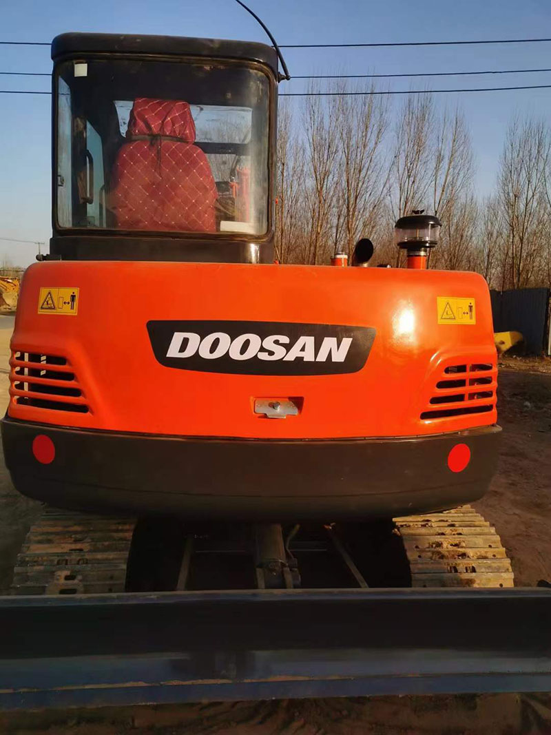 Used Doosan DH55