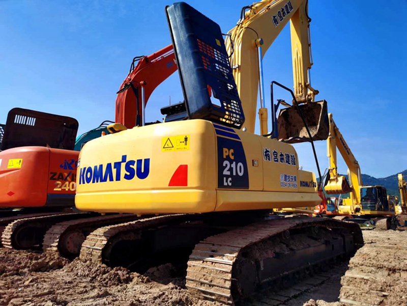 Used Komatsu PC210-8