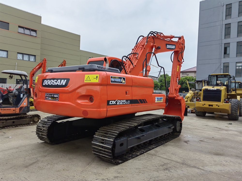 Used Doosan DX225LCA