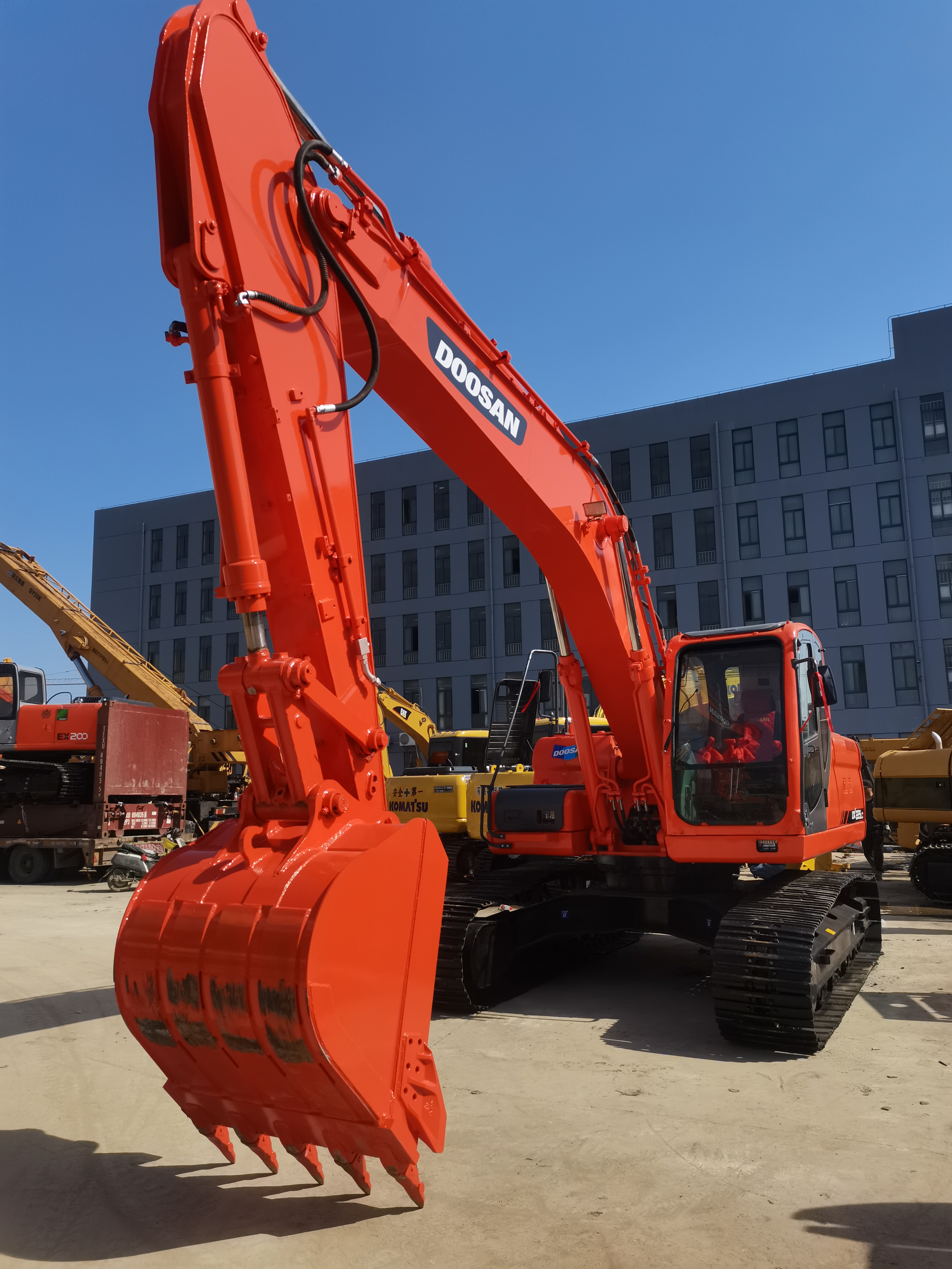 Used Doosan DX225LCA