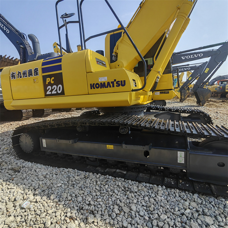 Used Komatsu PC220-8MO