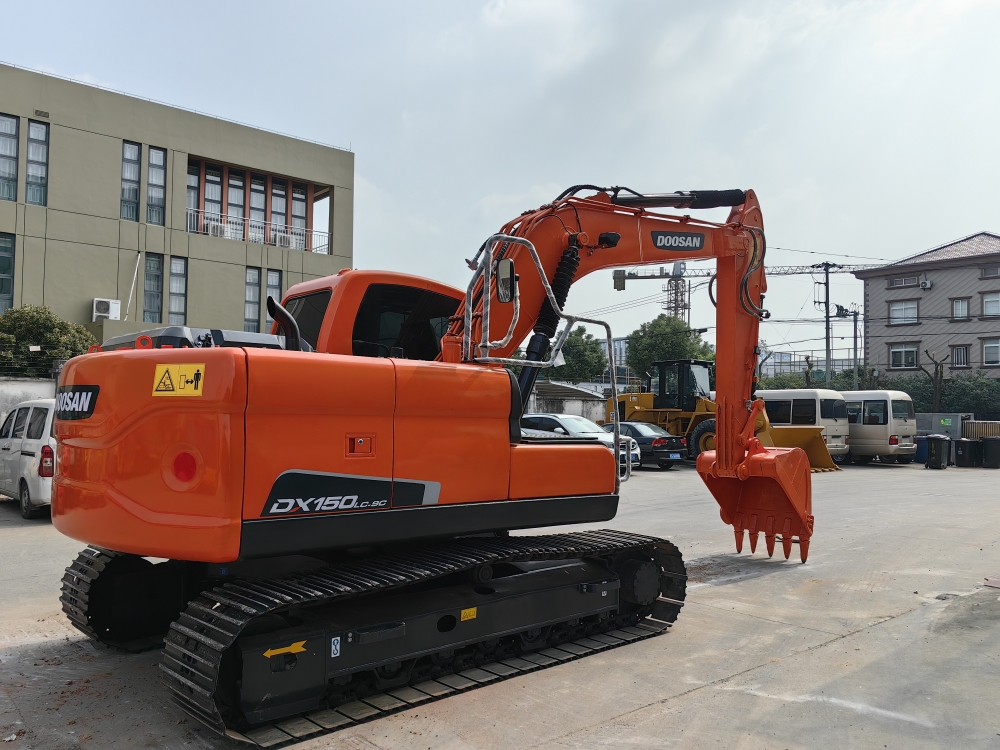 Used Doosan DX150