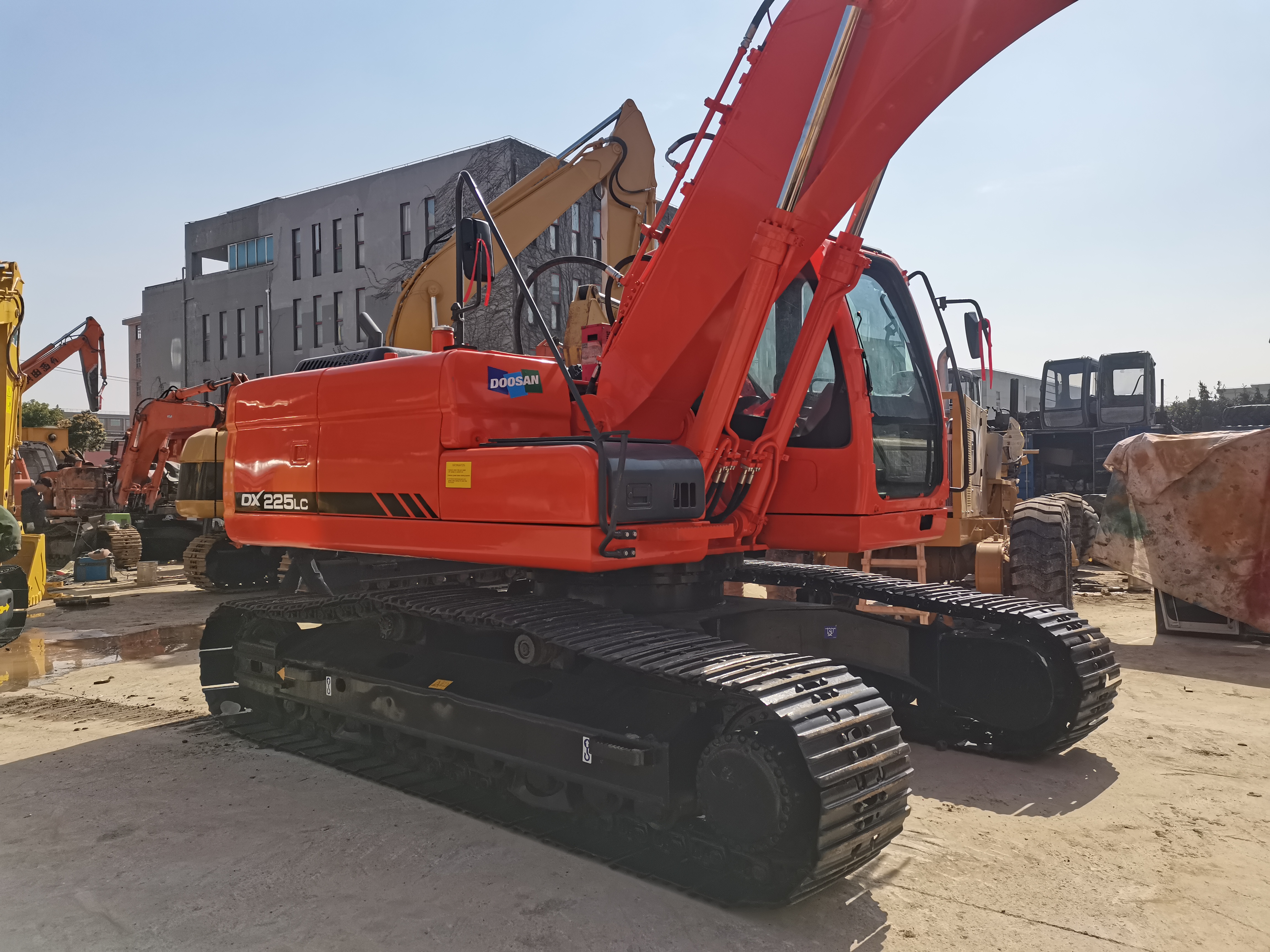 Used Doosan DX225LCA