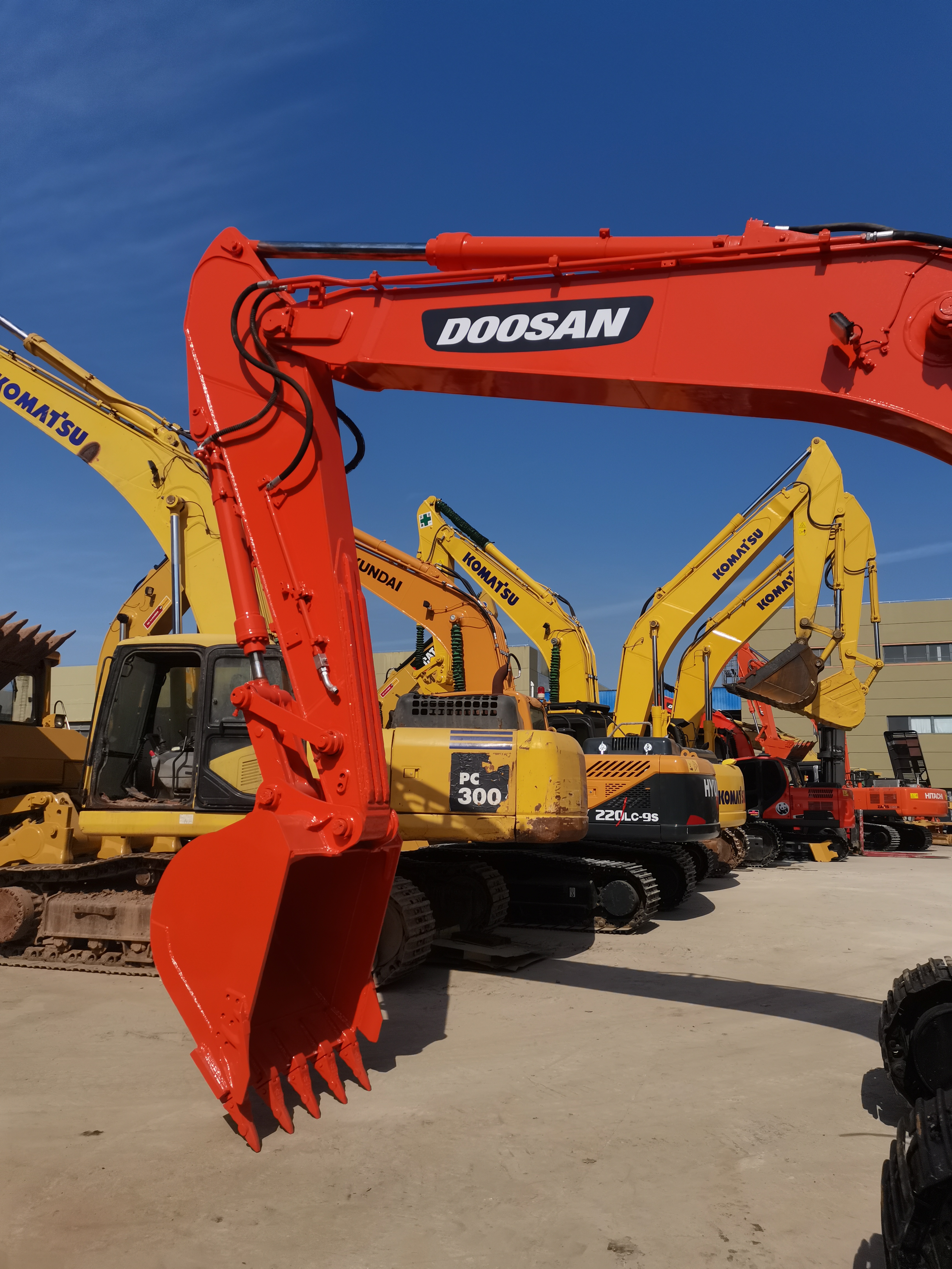 Used Doosan DX225LCA