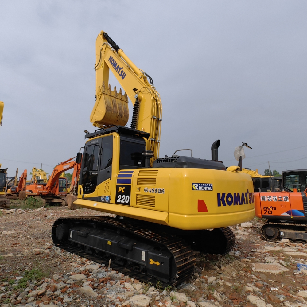 Used Komatsu PC220-8