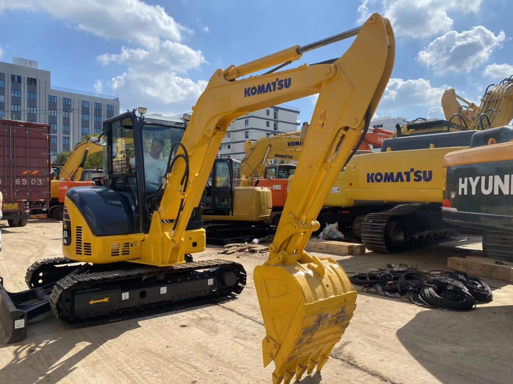 Used Komatsu PC55MR-2