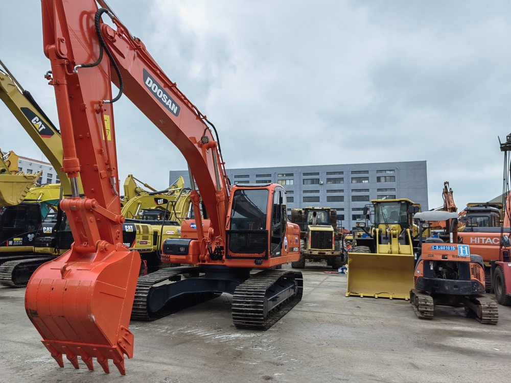 Used Doosan DX225LCA