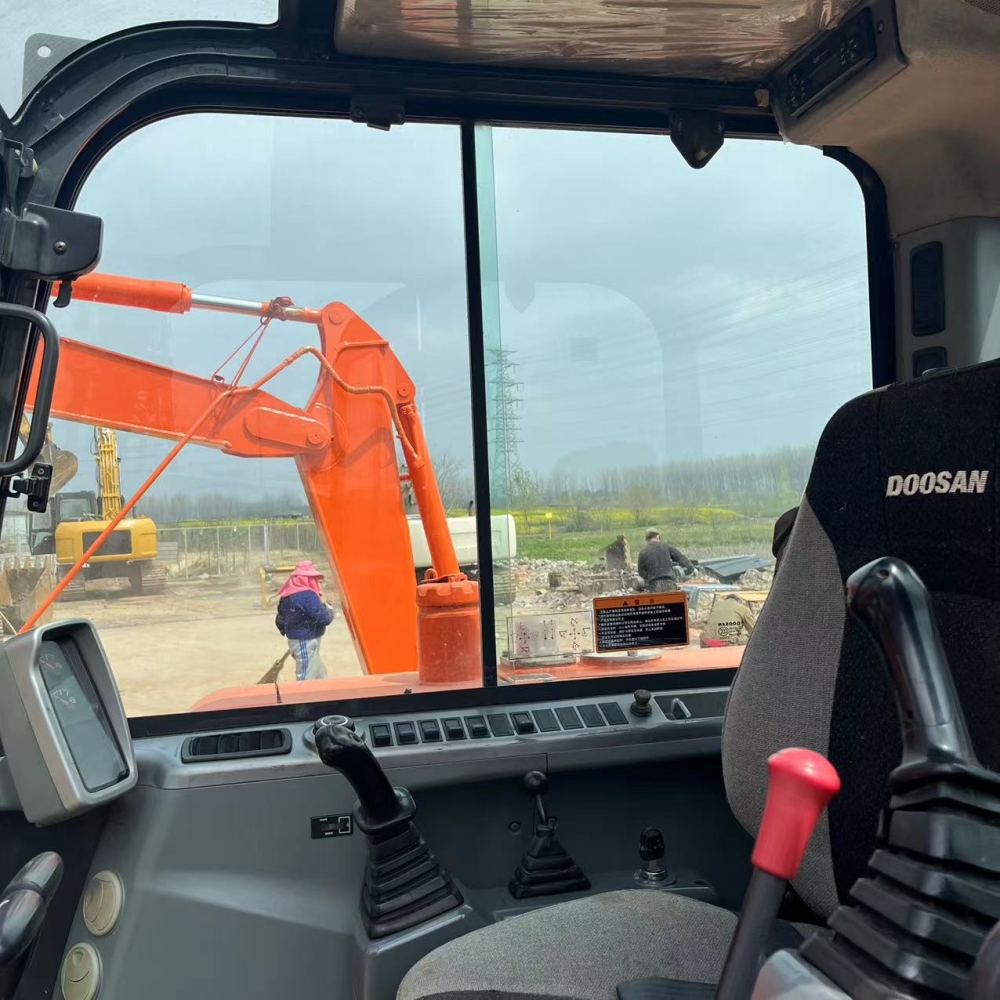 Used Doosan DX60-9