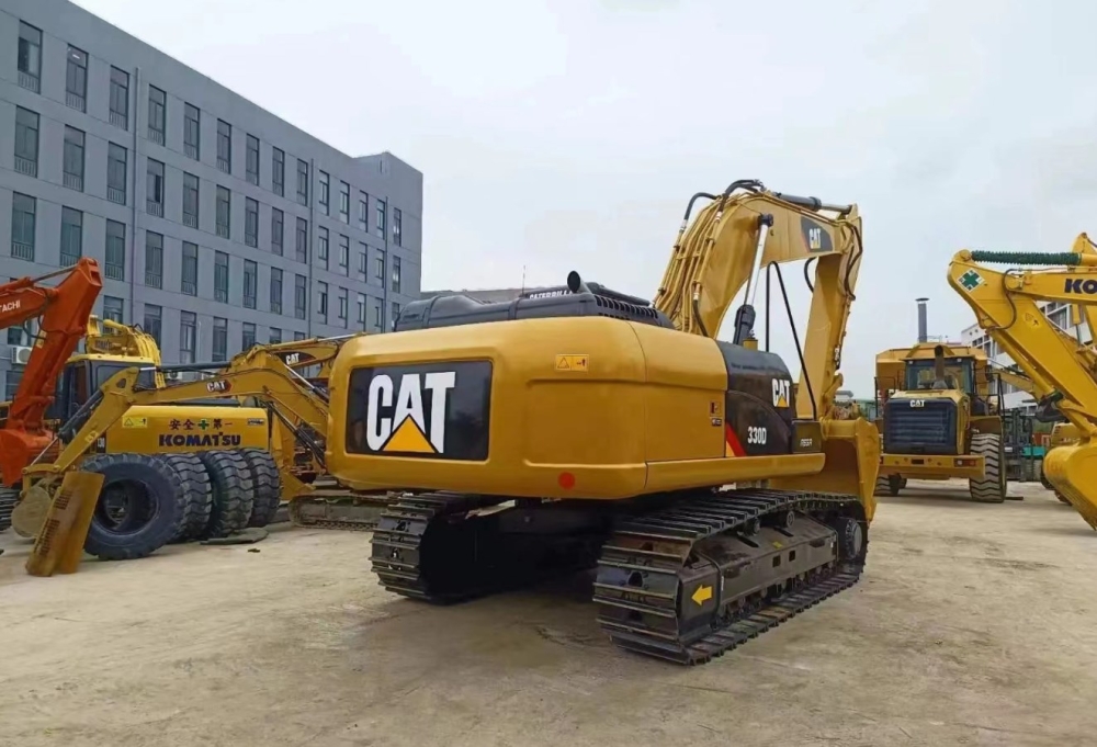 Used Caterpillar CAT330D2