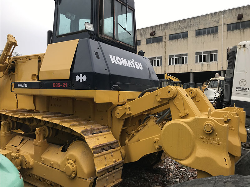 Used KOMATSU D85