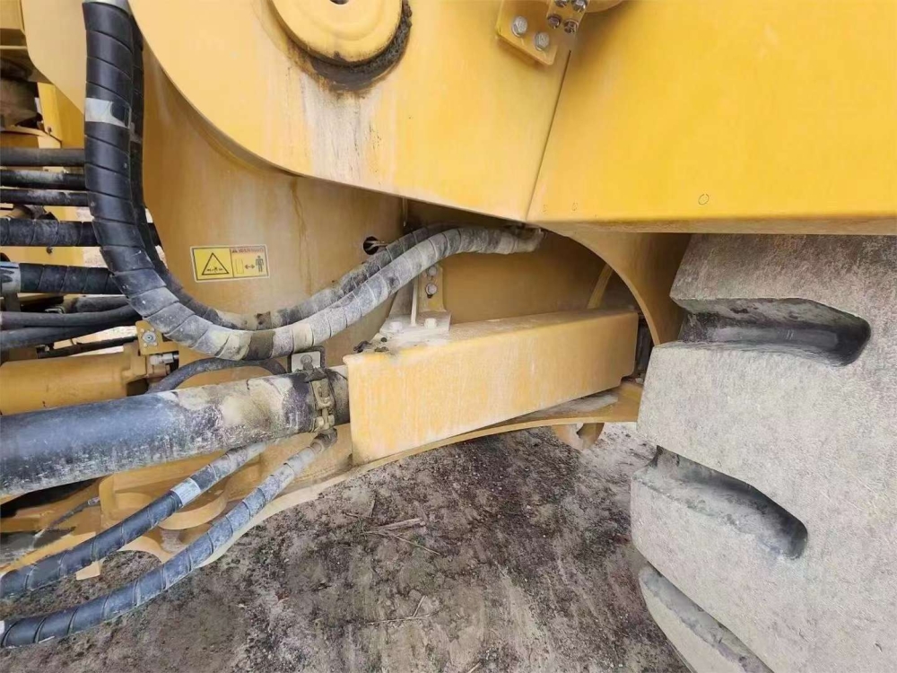 Used KOMATSU WA900