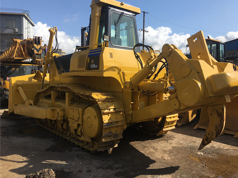 Used KOMATSU D155AX-5