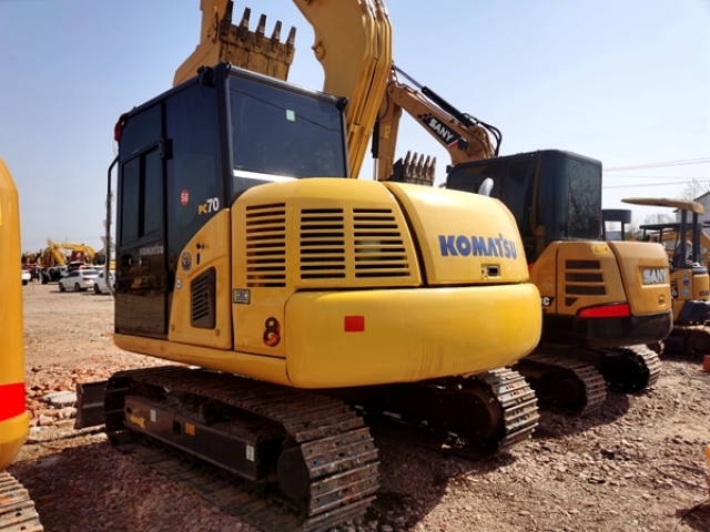 Used Komatsu PC70-8