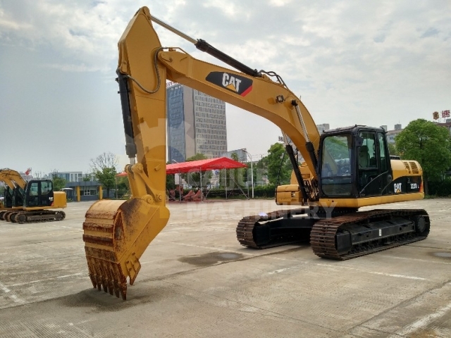 Used Caterpillar CAT323D