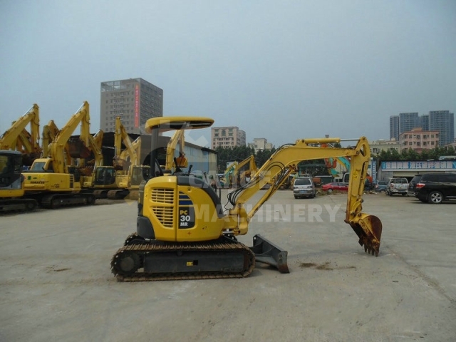 Used Komatsu PC30MR-2