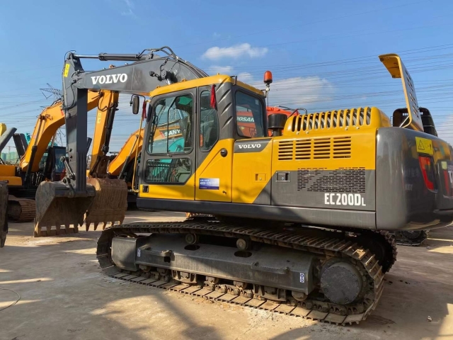 Used Volvo EC200D