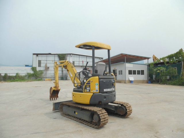 Used Komatsu PC30MR-2