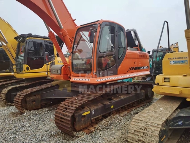 Used Doosan DX260