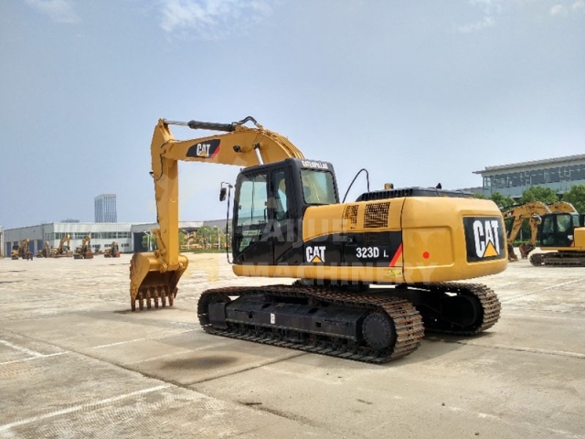 Used Caterpillar CAT323D