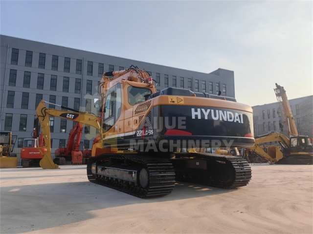 Used Hyundai R220-9