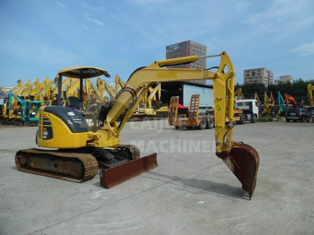 Used Komatsu PC40MR-3